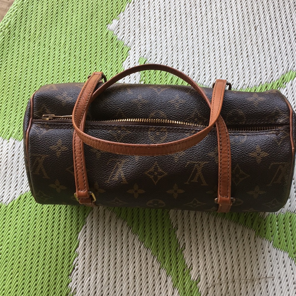 💥sale authentic LV papillon26